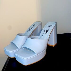 So Me Chunky Block Heels